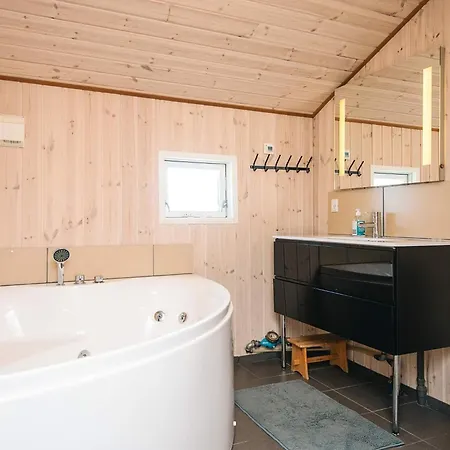 8 Person In Holiday home Hejls